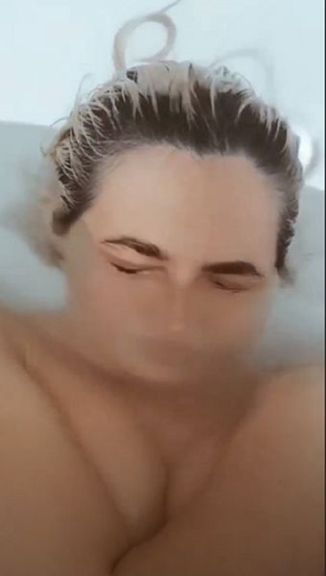 lidia buble goala nud baie
