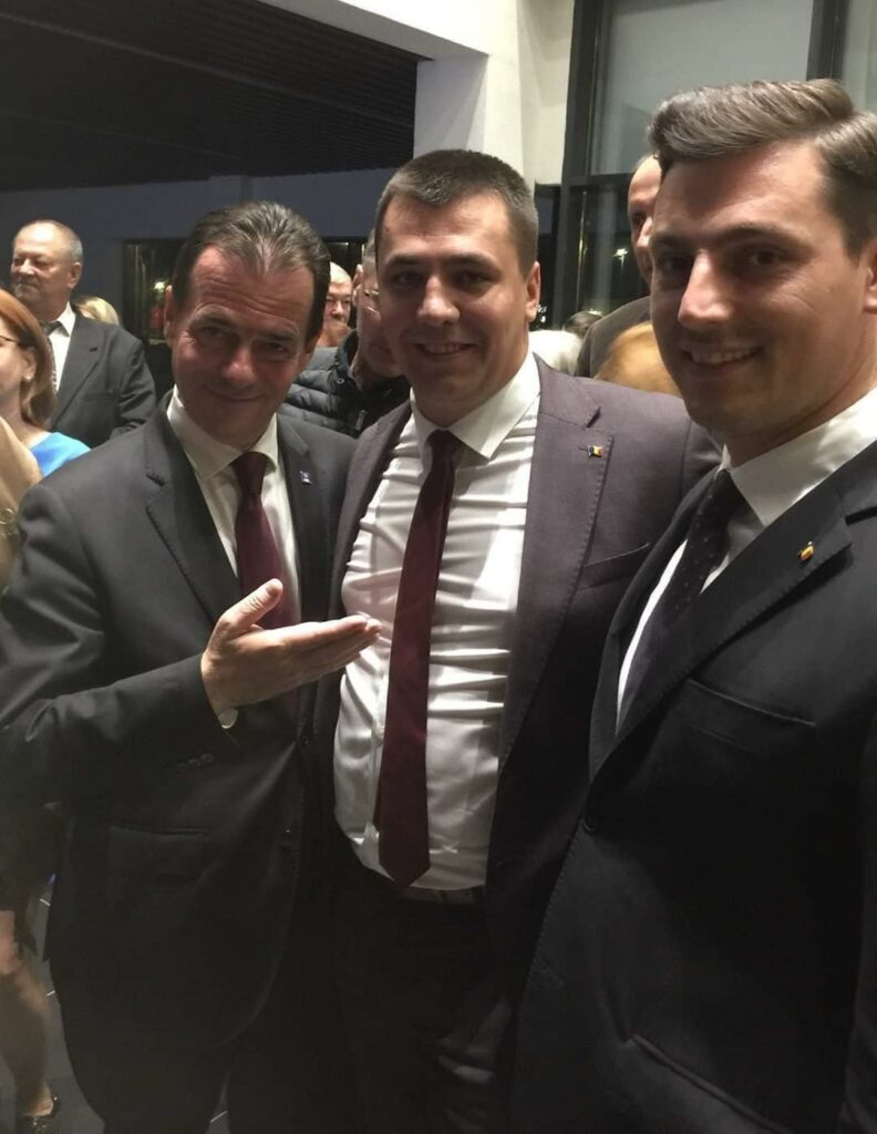 Cea mai tare bătălie electorală. Cel mai tânăr candidat la primăria unui oraș se ia de gât cu edilul de patru mandate