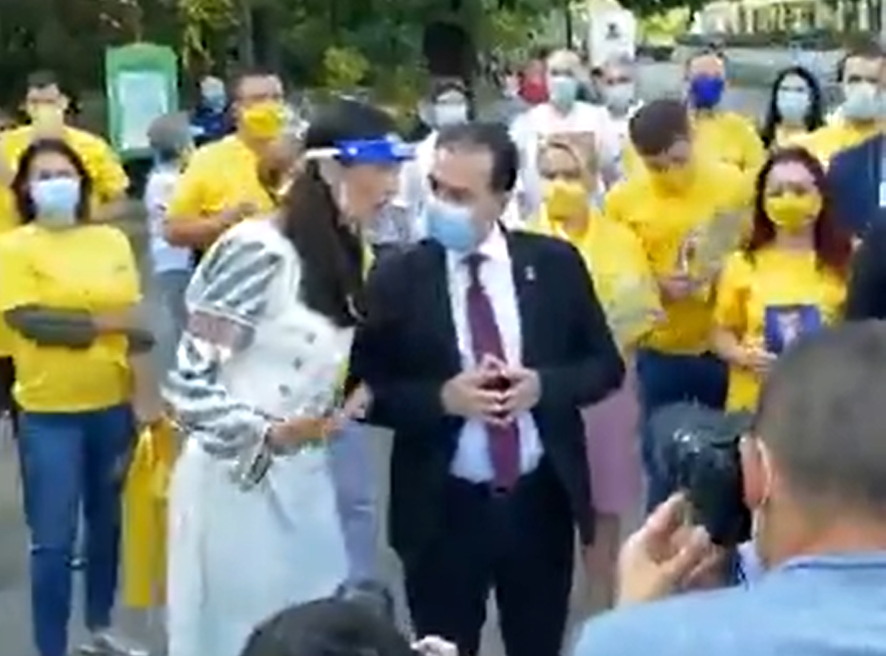 Scandal electoral în București. Orban, înjurat de „videochatista cu sparanghel”