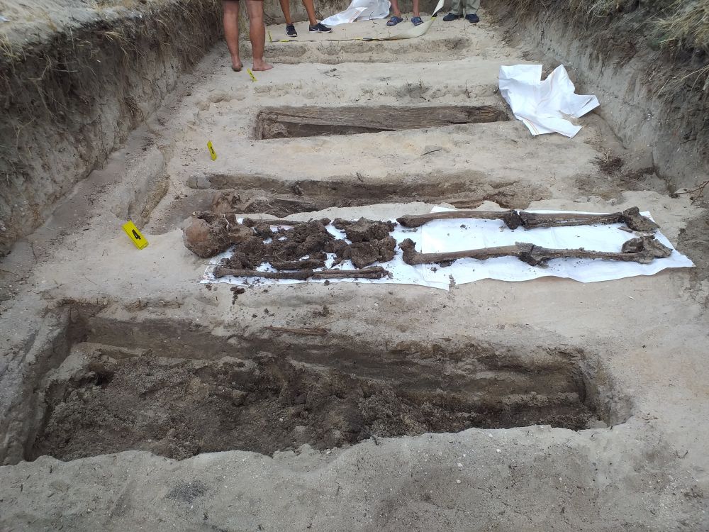 Înmormântarea unui deținut politic la Periprava. Cadavrul înghețat se rupea-n bucăți