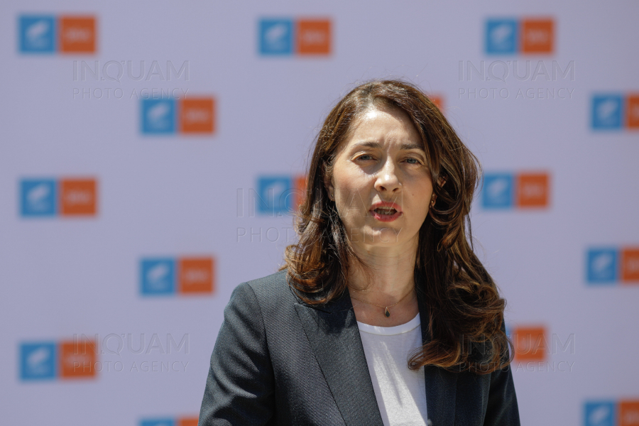 Candidata lui Cioloș la Sector 4 apăra în instanță firme căpușă, dar acum strigă „Jos mafia!”