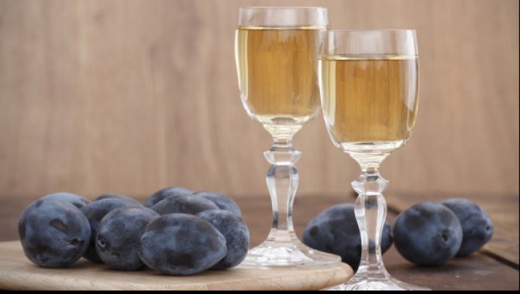 Vine toamna, începe sezonul de făcut băuturile pentru casă. Cum se obține o țuică de calitate