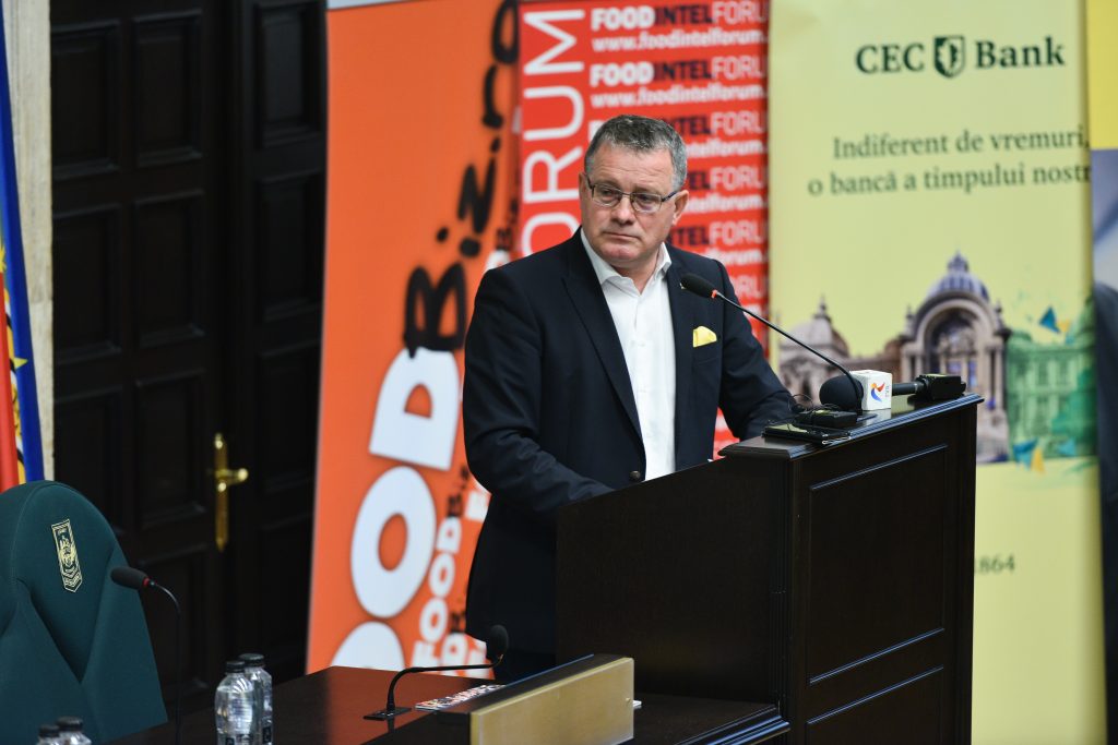 BucharestFoodSummit.ro – Ministrul Oros între marii fermieri români și rețelele de hipermartket-uri
