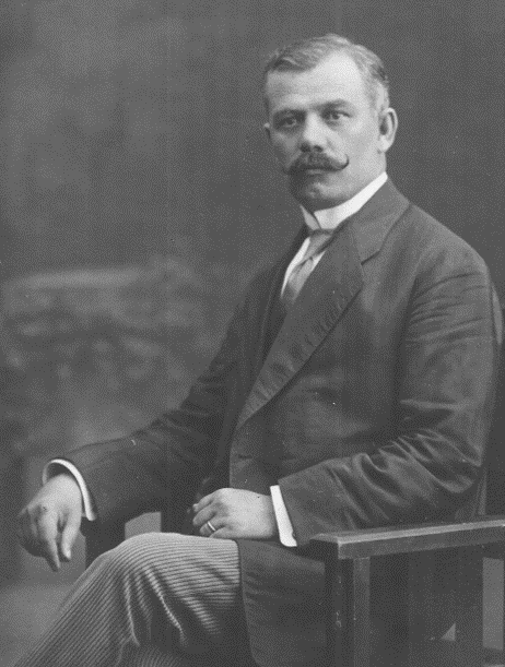 Comuniștii îi termină pe frații Lapedatu