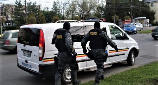 Pornografie infantilă și șantaj în lumea sportivă. Antrenor, băgat după gratii