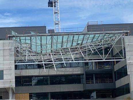 Clădire prăbușită într-un campus universitar. Autoritățile vorbesc de cel puțin un mort