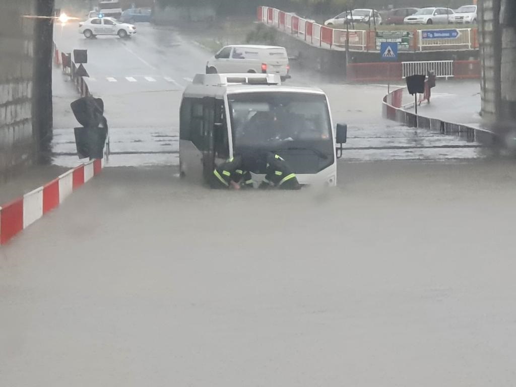 Alertă națională! Ploile au făcut prăpăd. Unde urmează să lovească urgia