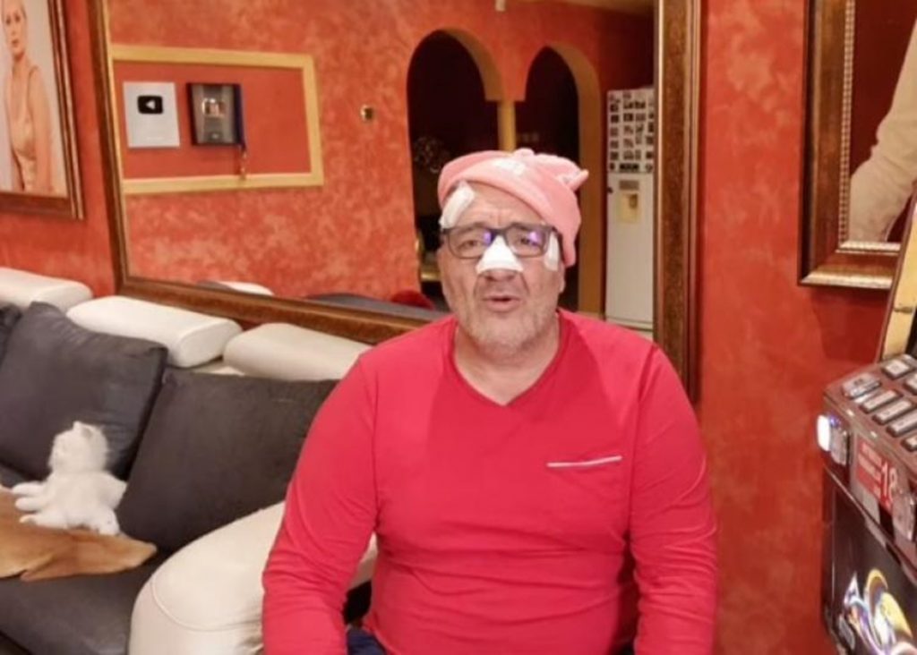 O mare vedetă, tâlhărită în prag de noapte! I-au spart dinți și i-au furat inelele