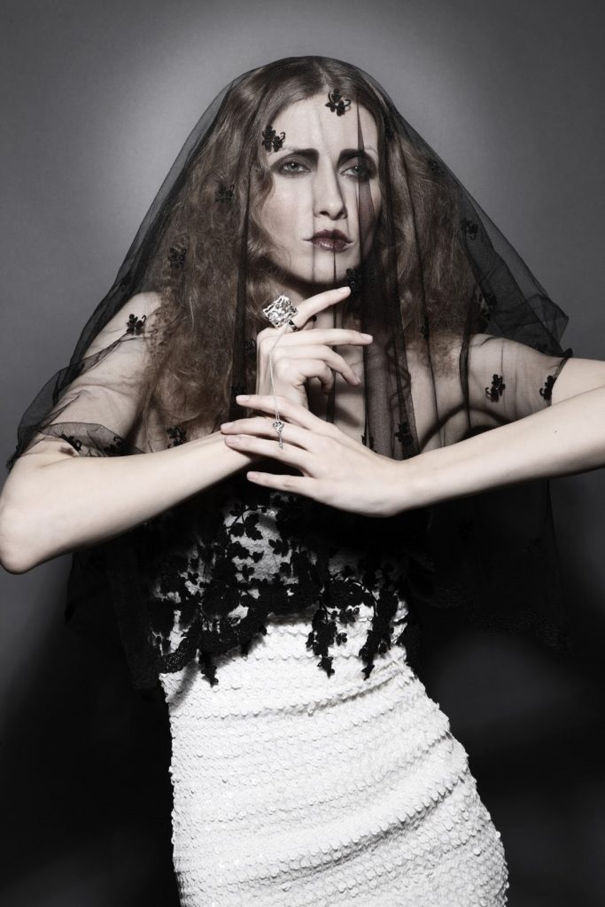 Iulia Albu a ajuns la Poliție. Fostul soț a primit o veste năucitoare: „Mă doare capul”