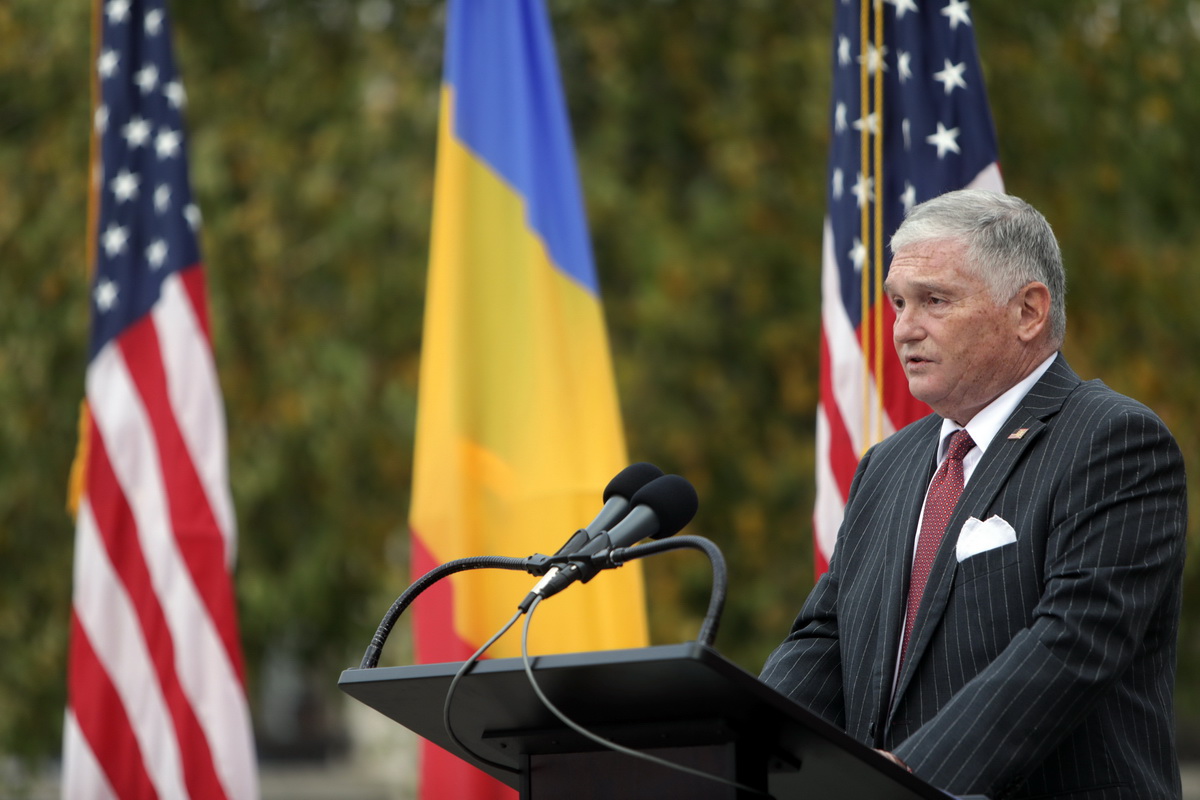 Adrian Zuckerman: România este mai MAGA decât MAGA din America. Fostul ambasador SUA îl critică pe George Simion și vorbește despre Nicușor Dan