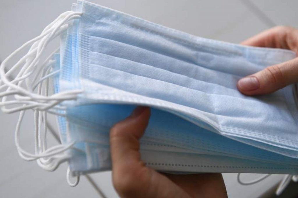 Nici gratuite! În plină pandemie, românii nu mai vor măști de protecție