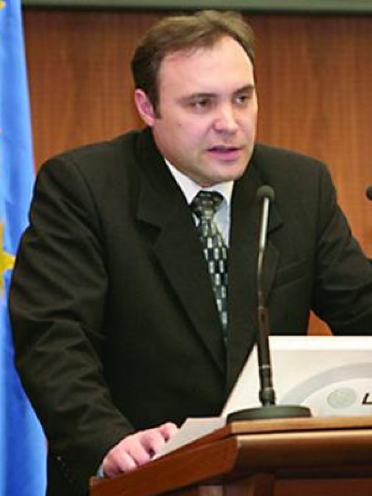 Dumitru Chisăliță ne anunță de acum că, în 2025, vom plăti carburantul mai scump la pompe