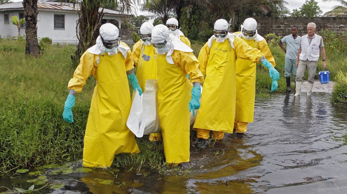 Cât de îngrijorătoare e pentru Europa epidemia de Ebola din Africa, potrivit oamenilor de știință