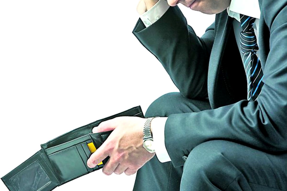 Trei zodii rămân fără bani fix duminică. Cardul devine brusc foarte… decorativ