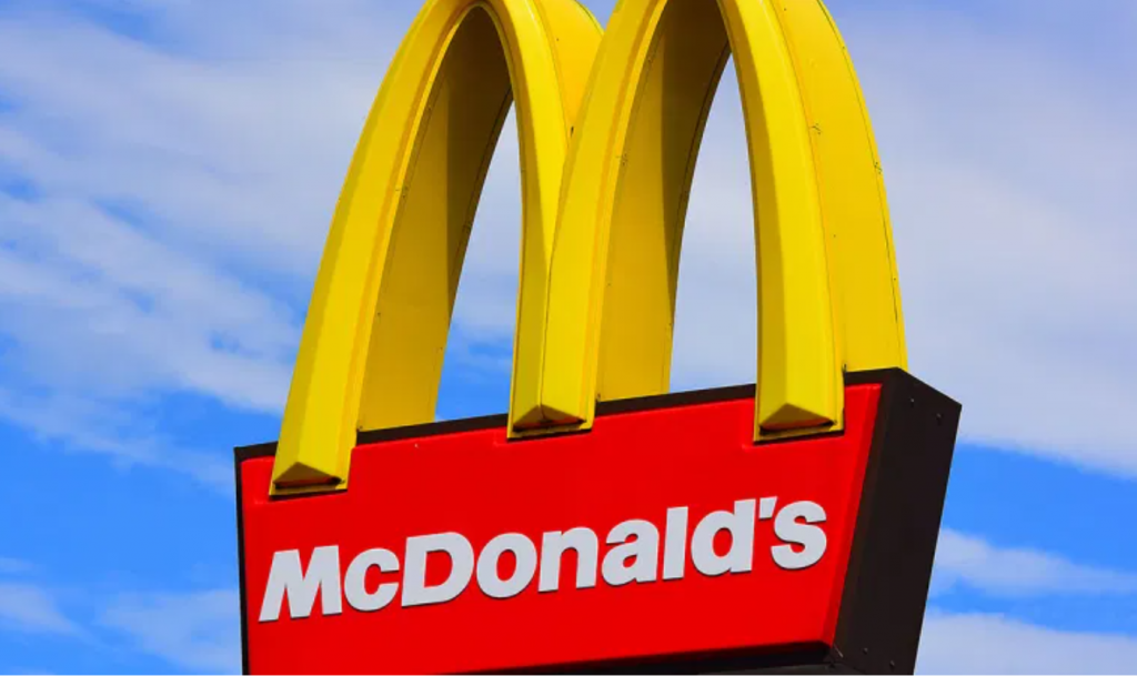 McDonald's va organiza și nunți. Concept special pentru mirii săraci