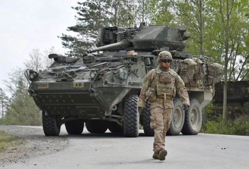 Teroare în unitatea militară. Trei soldați mitraliați mortal, un altul rănit grav