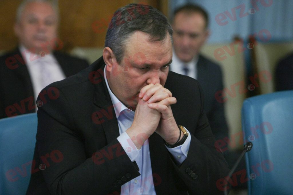 Nicolae Ciucă, la un pas să facă stânga-mprejur. USR îi dă mari bătăi de cap. „Un răspuns cât se poate de tranșant”