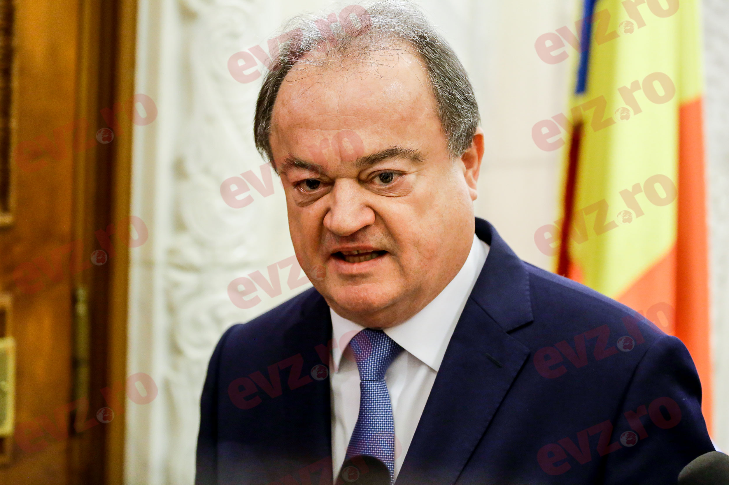 Blaga: Au plecat mulţi din PNL, s-a ales praful şi pulberea