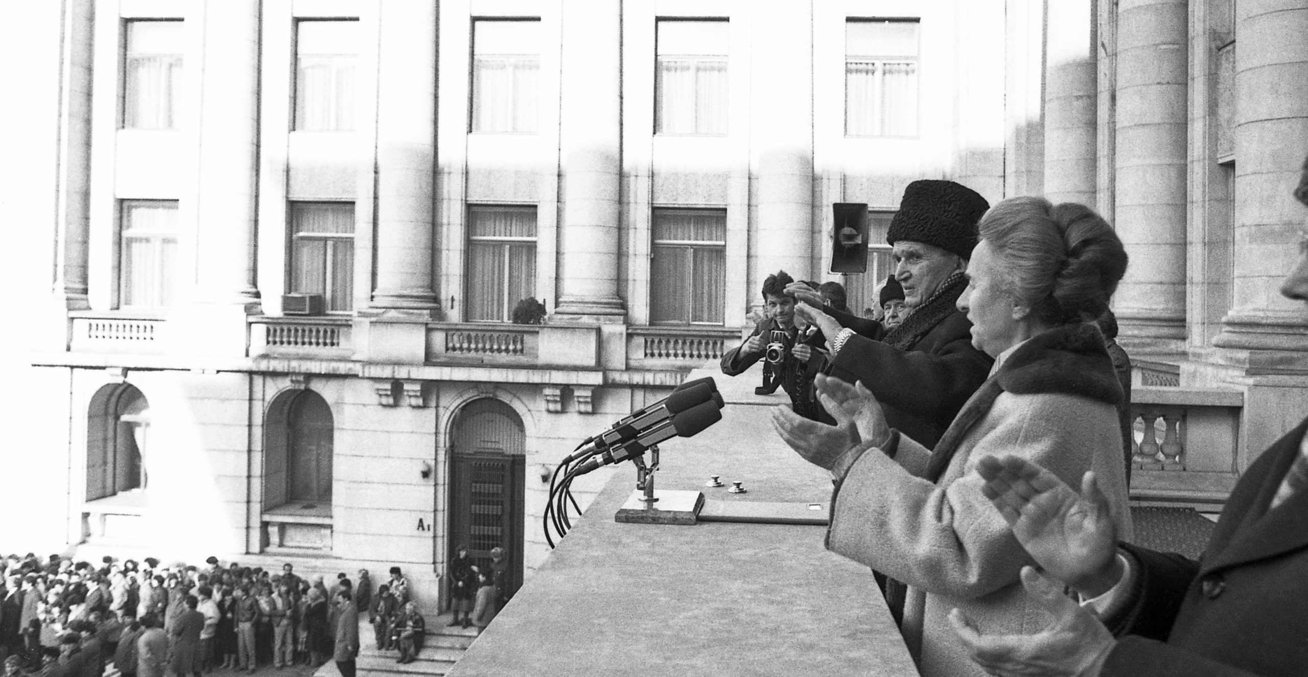 Arma secretă a Armatei. Cum a fost spart mitingul lui Ceaușescu prin „război psihologic”. 21 decembrie 1989