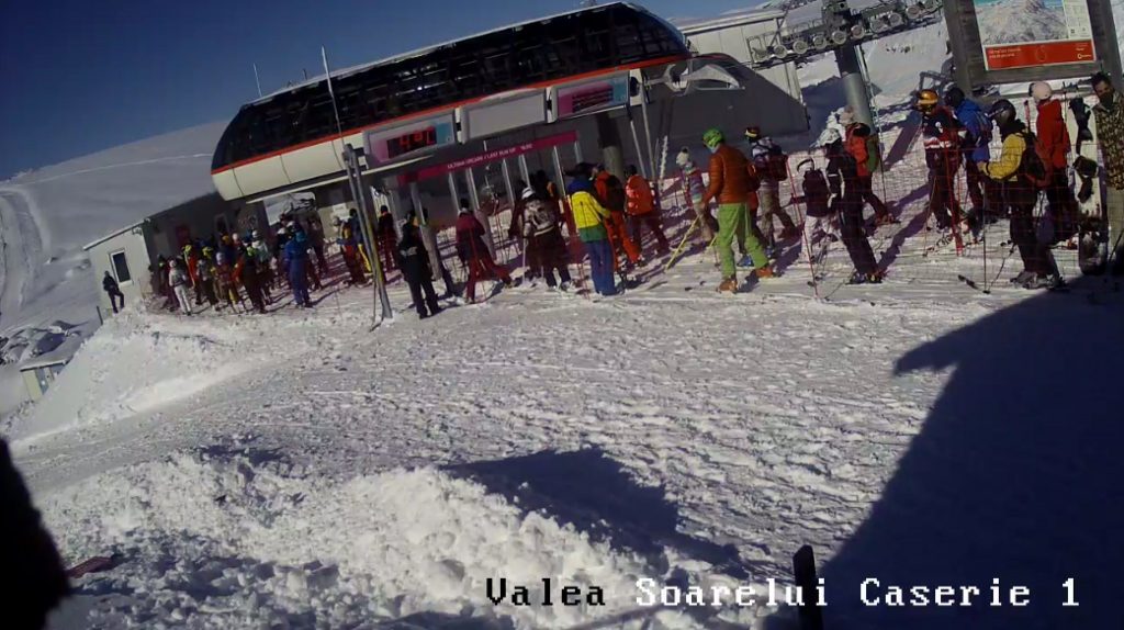 Alertă maximă pe pârtii. Turiștii au dat năvală, fără să țină cont de restricții