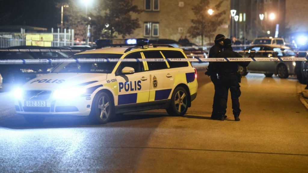 Descoperire uluitoare. O mamă și-a ținut fiul închis timp de 28 de ani