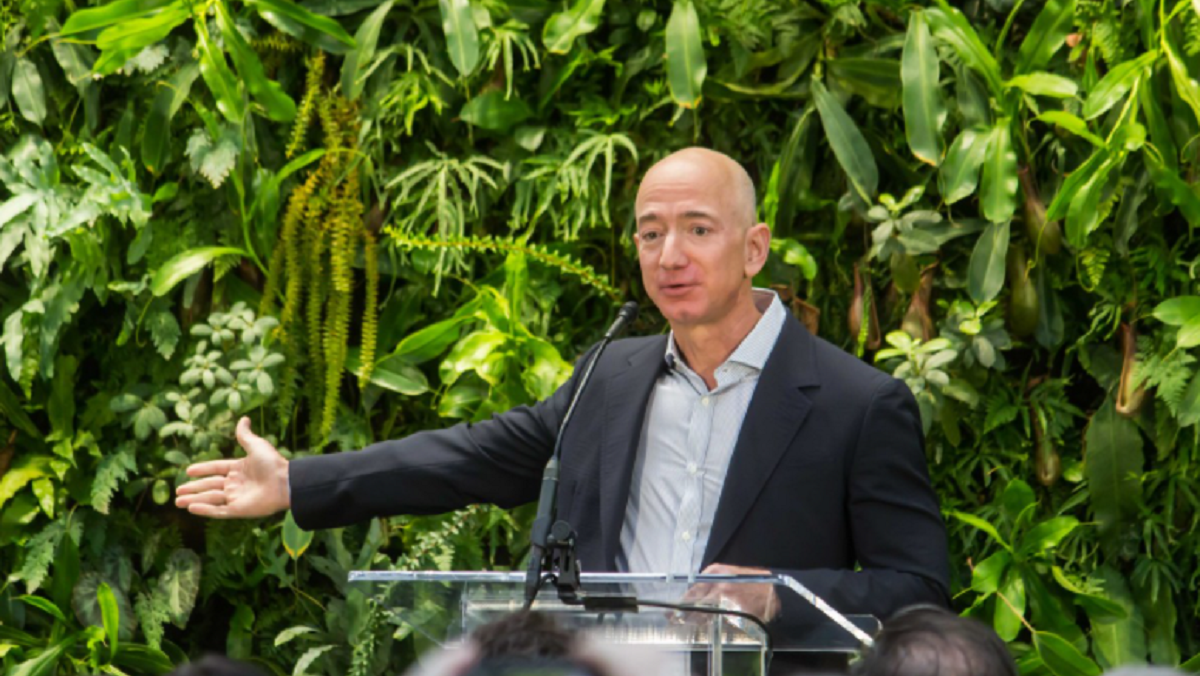 Afacere de miliarde în fotbalul englez. Jeff Bezos a devenit acționar la Liverpool