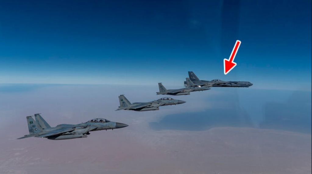 Demonstrație de forță a SUA: Bombardierul B-52 a fost trimis  pe cerul Orientului Mijlociu