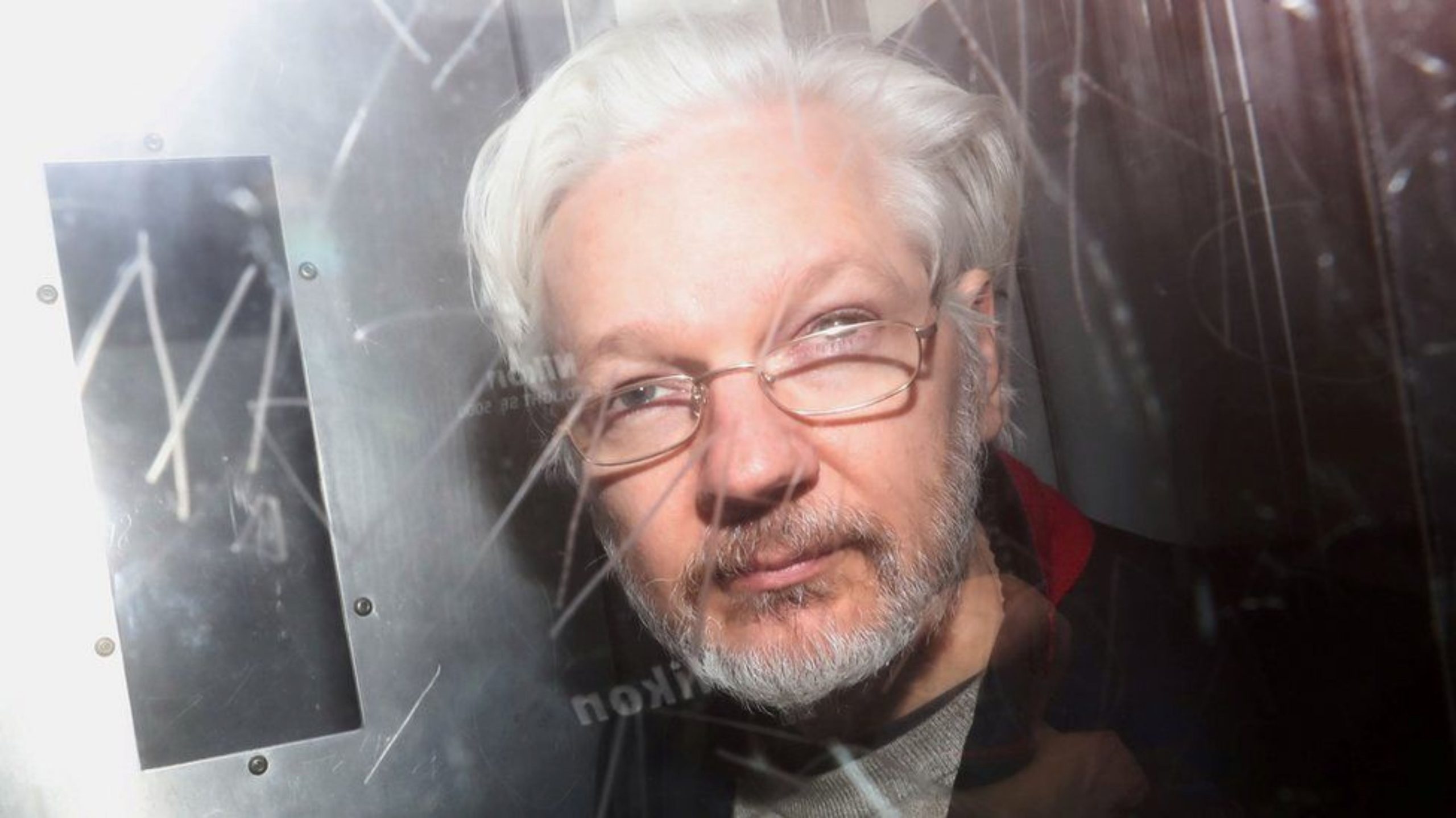 Οι βρετανικές αρχές ενέκριναν την έκδοση του Τζούλιαν Ασάνζ στις Ηνωμένες Πολιτείες.  Ο ιδρυτής του WikiLeaks αντιμετωπίζει ποινή φυλάκισης 175 ετών