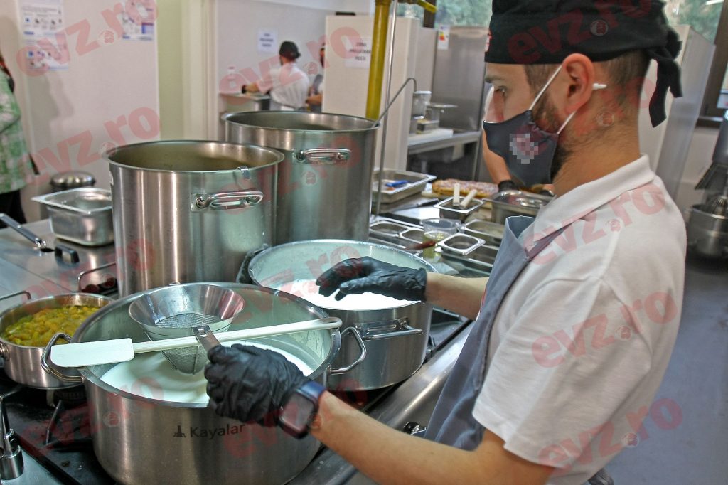 Alimente de evitat la bordul curselor aeriene. Avertismentul specialiștilor