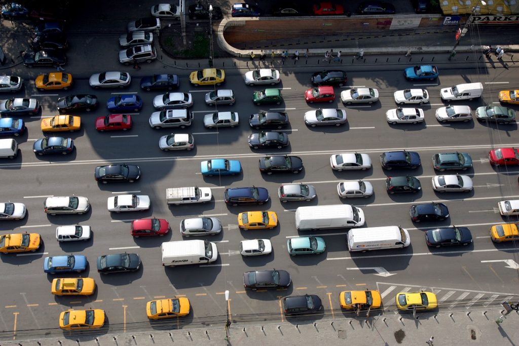 Un român trăia din ajutor social și deținea 139 de mașini. Cum au descoperit autoritățile această anomalie