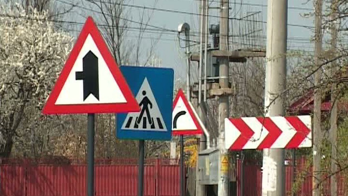 Evoluția semnelor de circulație: De la bornele de piatră ale Imperiului Roman la sistemele inteligente coordonate de algoritmi