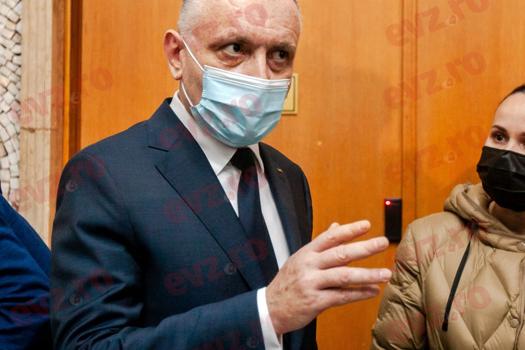 Urmează verificări la sânge în școli. Anunț pentru elevi și profesori. Ce se întâmplă cu școala online