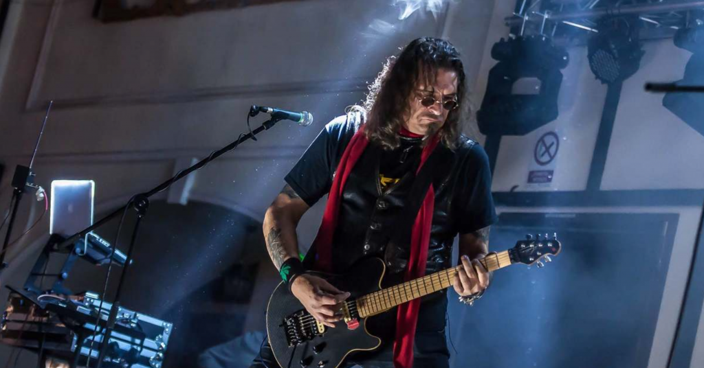 Moartea şi obişnuinţa (in memoriam Adi Bărar, Cargo)