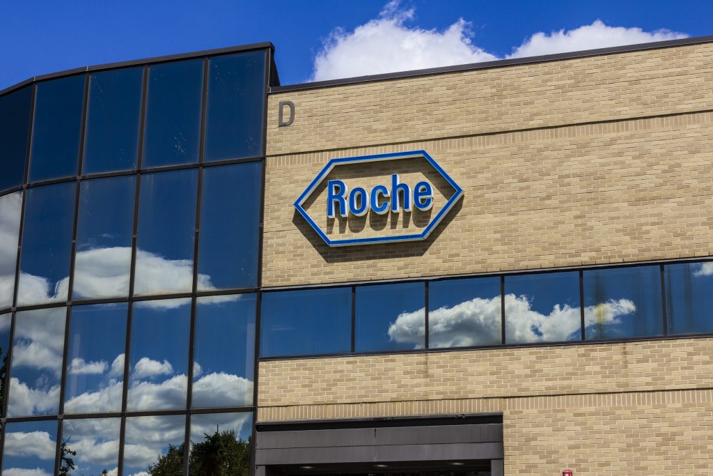 Roche obţine rezultate promițătoare pentru cocktailul anti-Covid dezvoltat împreună cu Regeneron