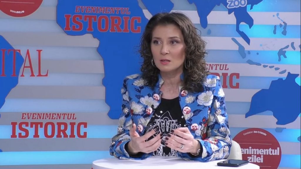 Eliza Corbeanu, pedepsită să stea între avocați chiar de mama ei. „În clasa a VIII-a, am motivat primul dosar”