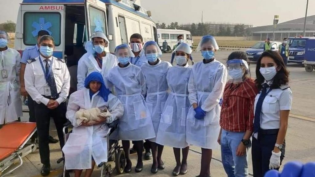 Doar în filme mai vezi așa ceva. Naștere la bordul unui avion