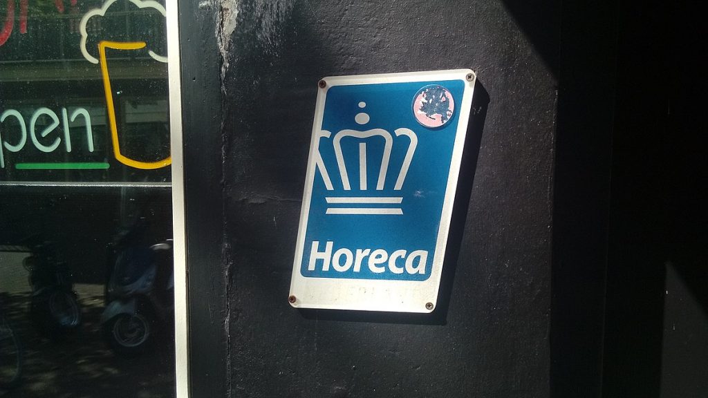 Vin milioane de euro pentru HoReCa. Guvernul alocă jumătate de miliard de euro pentru redresare. Document