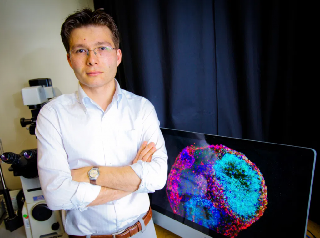 Medic român desemnat cercetătorul anului 2021. A primit un grant de milioane de dolari de la Zuckerberg