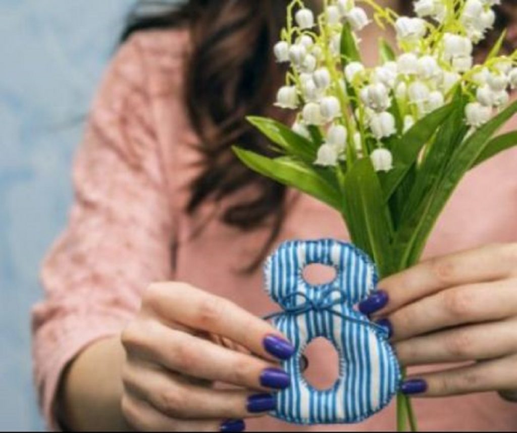 8 Martie, ziua femeilor din întreaga lume. Cum s-a impus marea sărbătoare și cum a fost denaturată în România