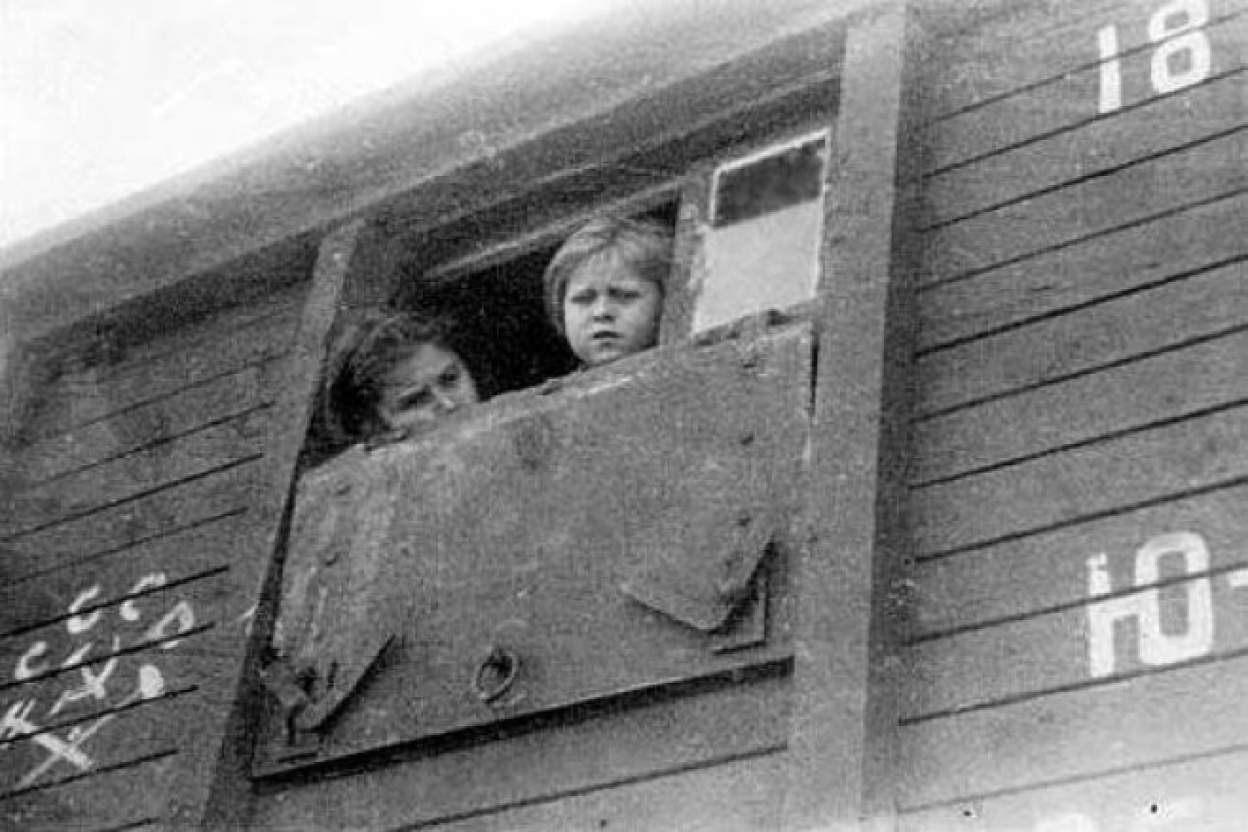 De la Basarabia la Republica Sovietică Socialistă Moldovenească. În 1940, Uniunea Sovietică se pregătea de război cu România