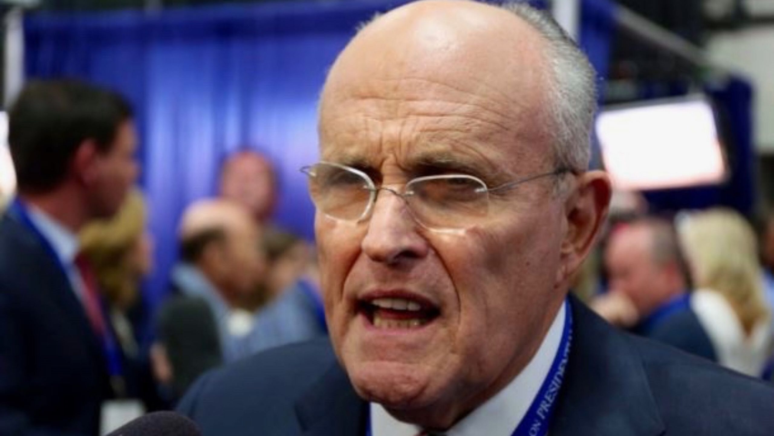 Rudy Giuliani și-a revenit după ce a primit ultima împărtășanie. Fostul primar din New York din timpul atentatelor teroriste respiră acum singur
