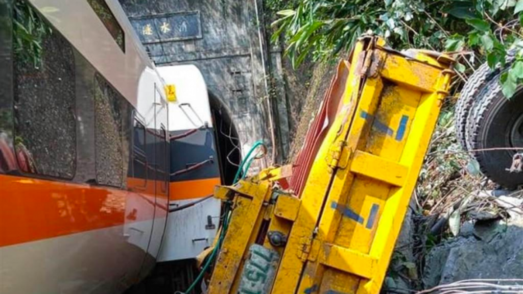 UPDATE. Bilanțul accidentului din Taiwan a crescut. Numărul deceselor în accidentul feroviar a ajuns la 48. VIDEO