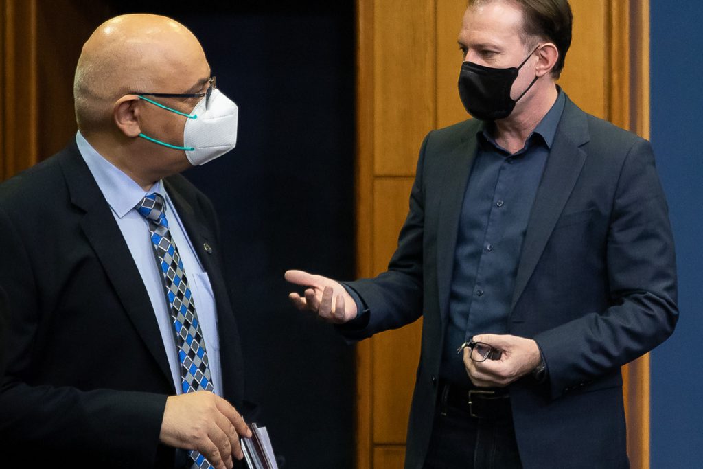 Cîţu şi Arafat, ironizaţi de Varujan Vosganian. Singurele evenimente care or să ne scoată din casă vor fi alegerile