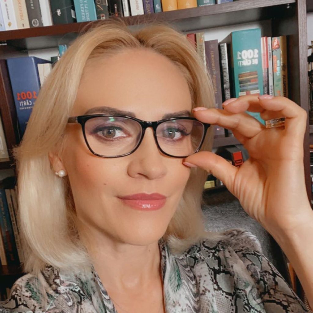 Sondaj. Femeile, la putere în topul încrederii. Plus, veste groaznică pentru toate partidele