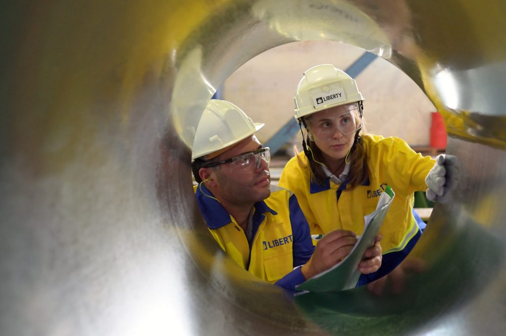 Criză pe piața muncii. Număr record de străini, în România, în 2023