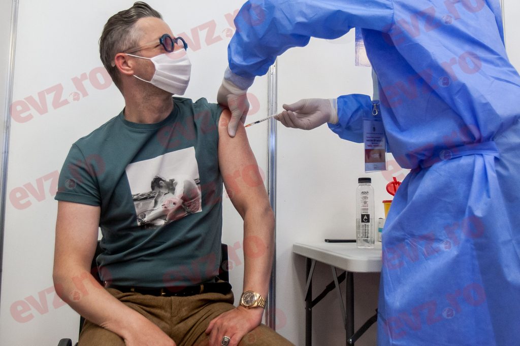 Ziua în care vom scăpa de pandemie. Estimările șefului de la Pfizer