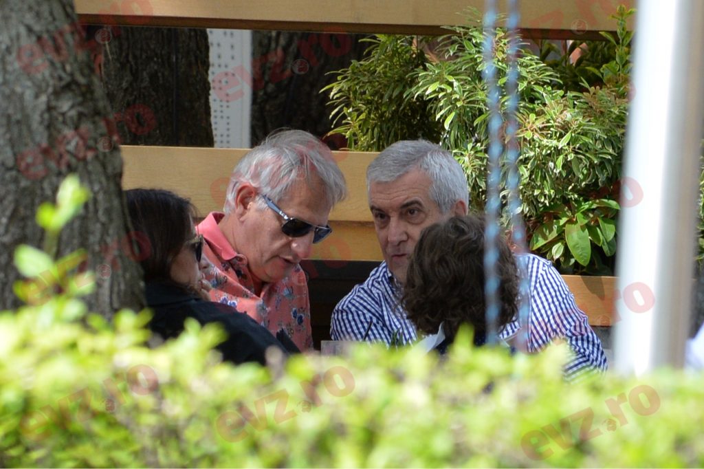 VIDEO. Tăriceanu a ținut un speech de ziua liberalilor. L-au ascultat nevasta și trei prieteni