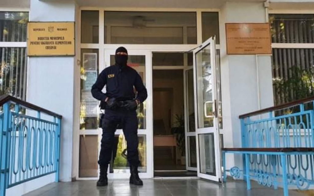 Mega afacere de corupție, detonată la Chișinău. Procurorii estimează că s-a dat mită de sute de mii de lei