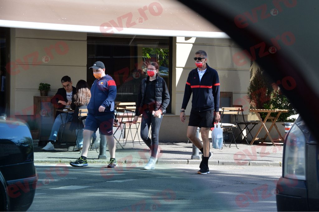 VIDEO EXCLUSIV/ Cosmin Cernat i-a scos pe doi dintre cei trei copii ai lui în parc.  „Nu am fost și nici nu sunt un tată autoritar”