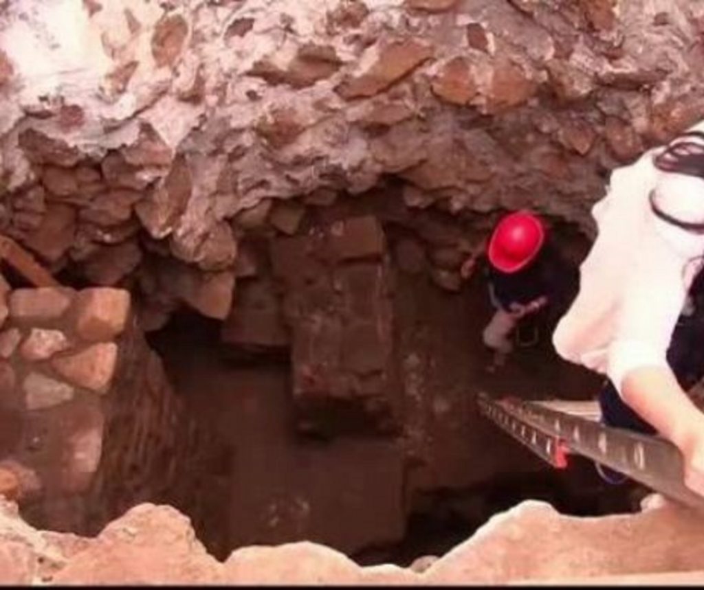 Misterul "Porții către Iad" din Yamal a fost descifrat! Savanții ruși au găsit fenomene similare pe alte planete